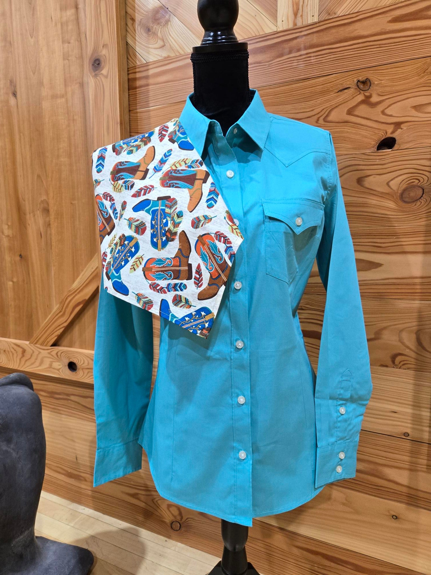 Turquois Wrangler button up shirt